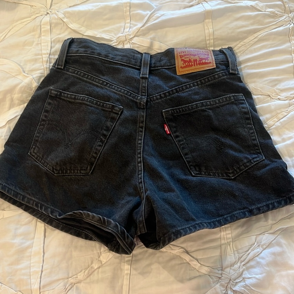 Levi’s black high waisted mom shorts